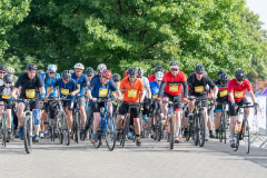 cycle-live-at-start_41259897940_z